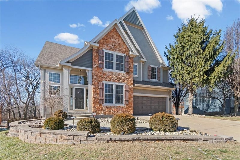 9708 Laurel Ave, Kansas City, MO 64157