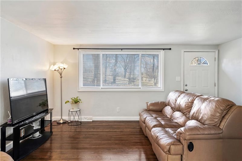 6929 53rd St, Kansas City, MO 64119