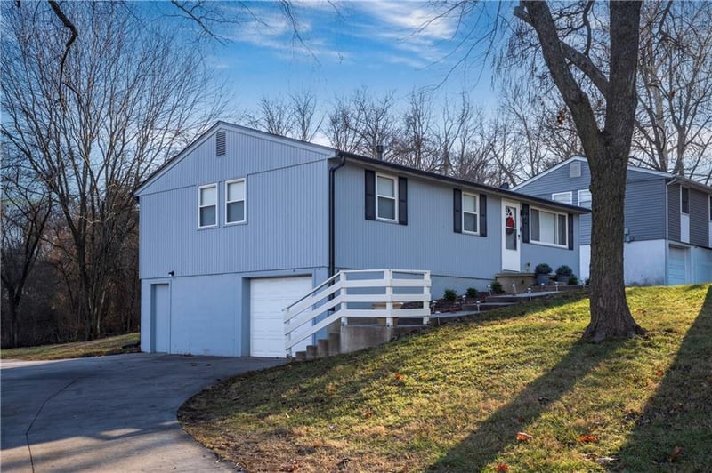 6929 53rd St, Kansas City, MO 64119