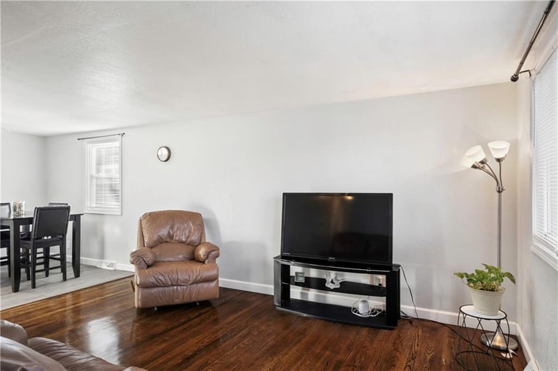 6929 53rd St, Kansas City, MO 64119