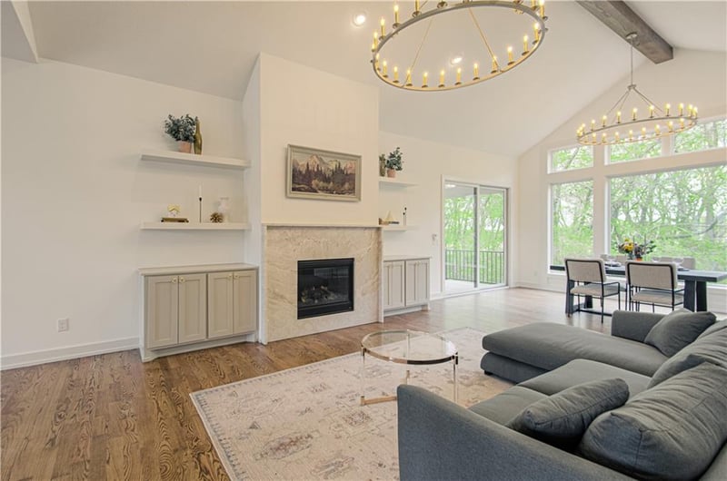 2150 NW Scenic View Dr, Riverside, MO 64150