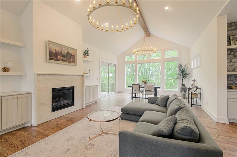 2150 NW Scenic View Dr, Riverside, MO 64150
