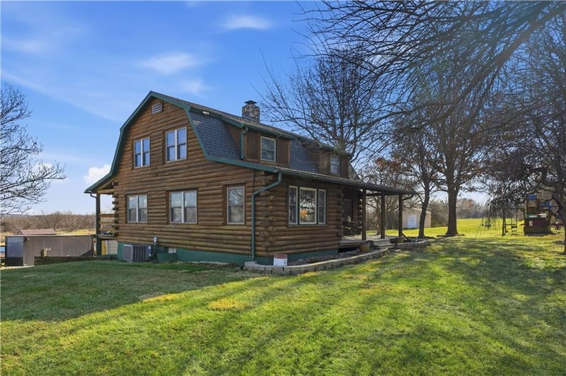 12703 Robinhood Ln, Kansas City, MO 64164