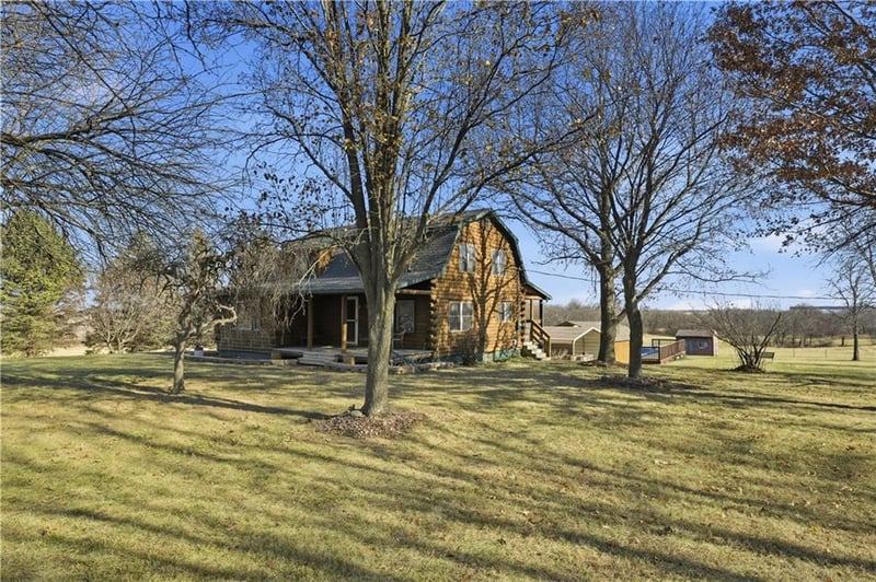 12703 Robinhood Ln, Kansas City, MO 64164