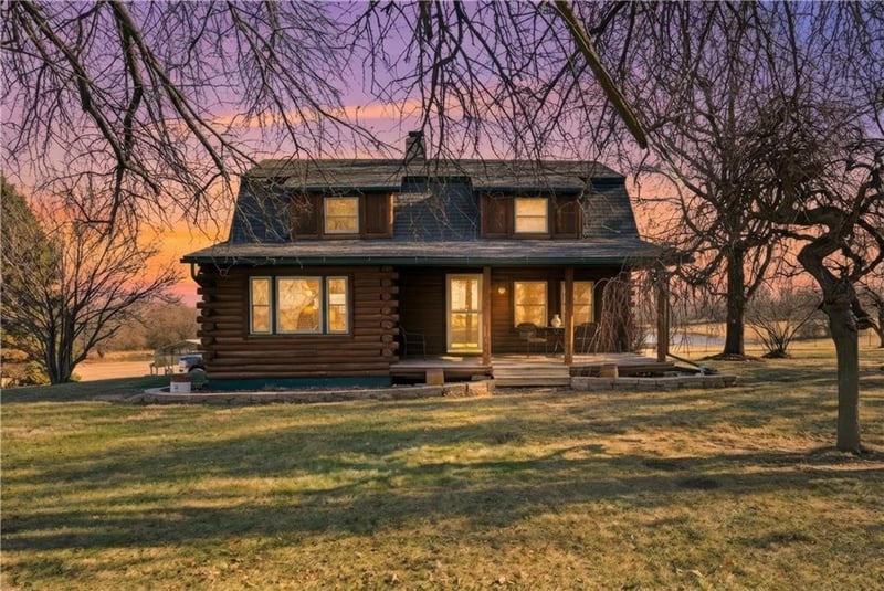 12703 Robinhood Ln, Kansas City, MO 64164