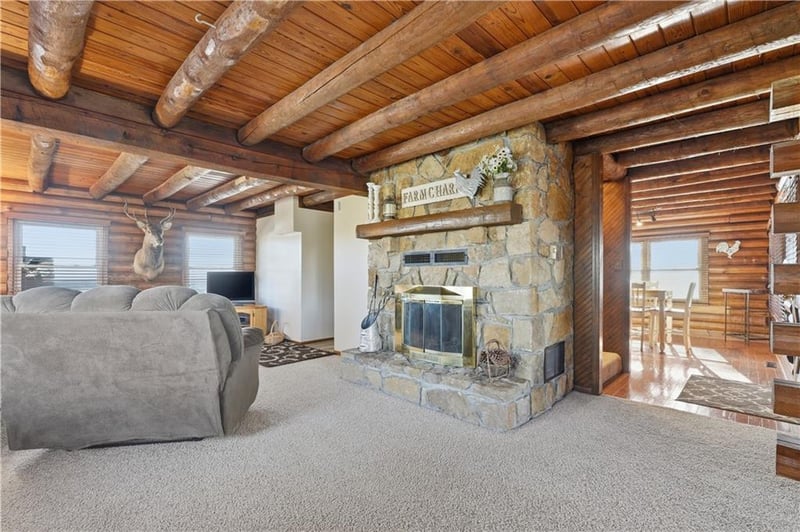 12703 Robinhood Ln, Kansas City, MO 64164