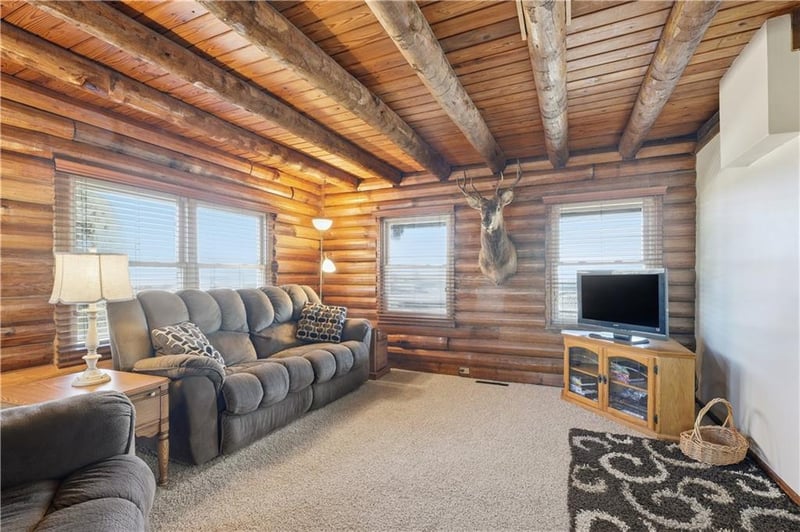 12703 Robinhood Ln, Kansas City, MO 64164