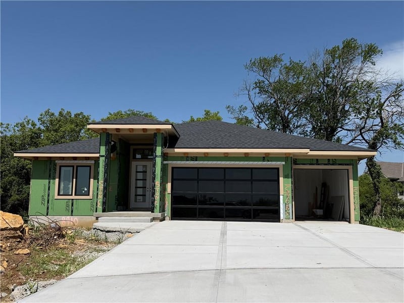 8910 Ginger St, Lenexa, KS 66227