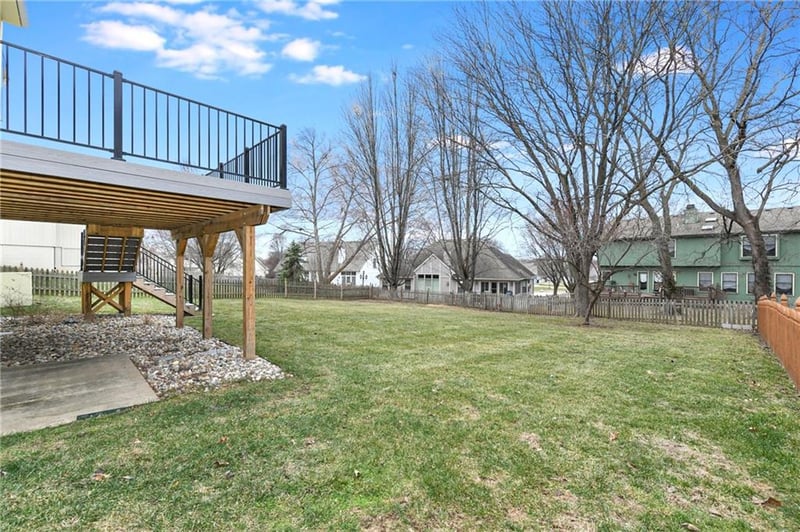 8008 Chatham Ave, Kansas City, MO 64151