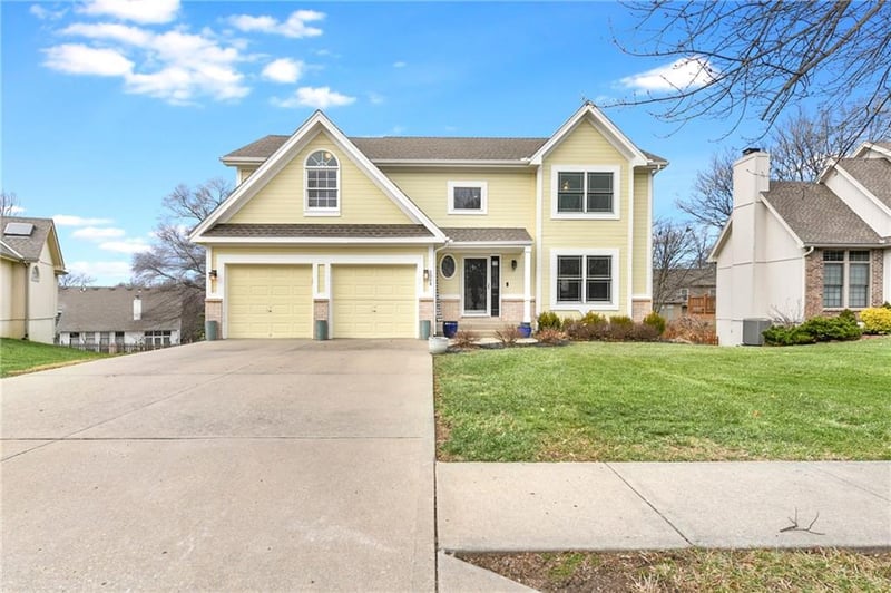 8008 Chatham Ave, Kansas City, MO 64151