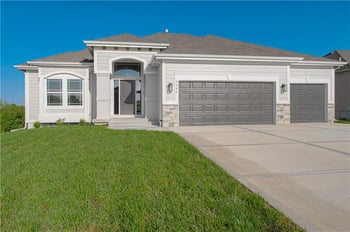 4810 NE 105th St, Kansas City, MO 64156