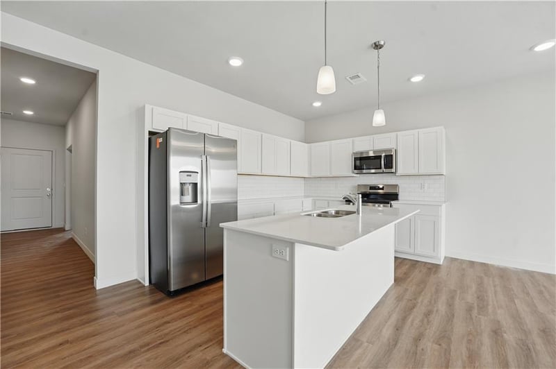 27309 Acacia Dr, Lee's Summit, MO 64086