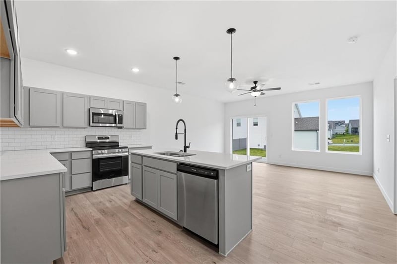 27313 Acacia Dr, Lee's Summit, MO 64086