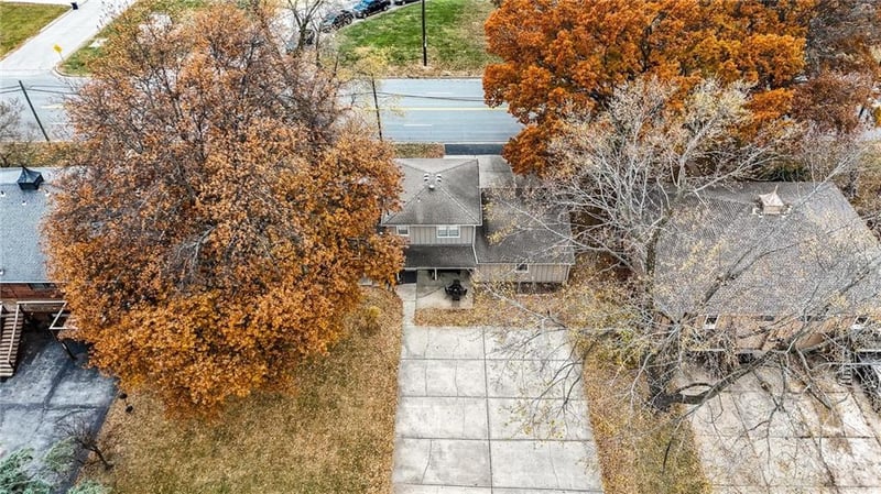 4411 Sterling Ave, Kansas City, MO 64133