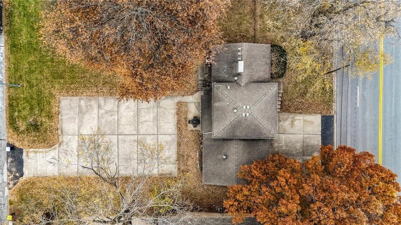 4411 Sterling Ave, Kansas City, MO 64133