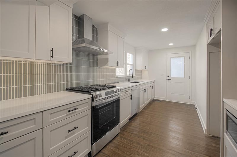 4933 Parish Dr, Roeland Park, KS 66205