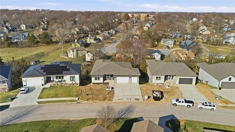 1412 Ernest Way, Lee's Summit, MO 64086