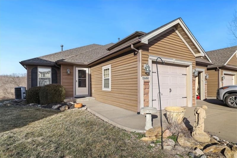 11680 N Ewing Ave, Kansas City, MO 64156