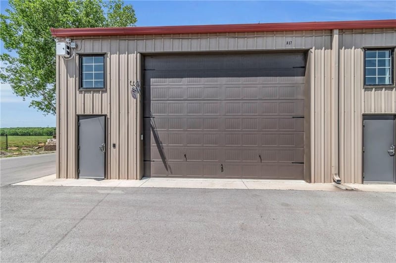 29230 83rd St, De Soto, KS 66018