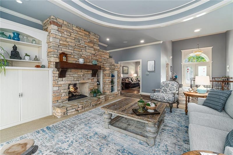 6411 Muirfield St, Parkville, MO 64152