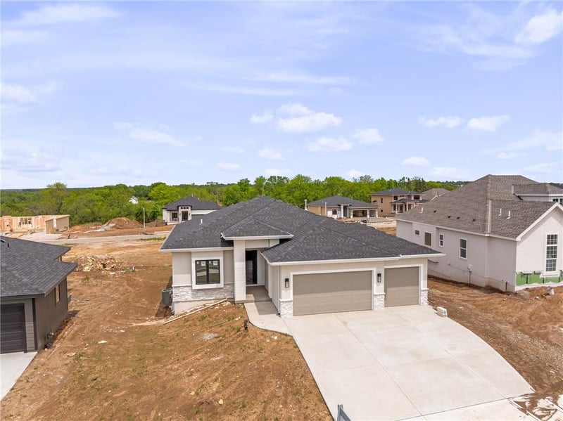 25128 141st Ter, Olathe, KS 66061