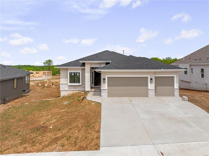 25128 141st Ter, Olathe, KS 66061