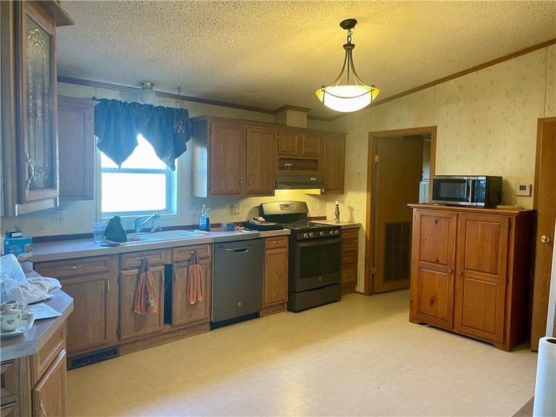 1203 Grand St, Gallatin, MO 64640