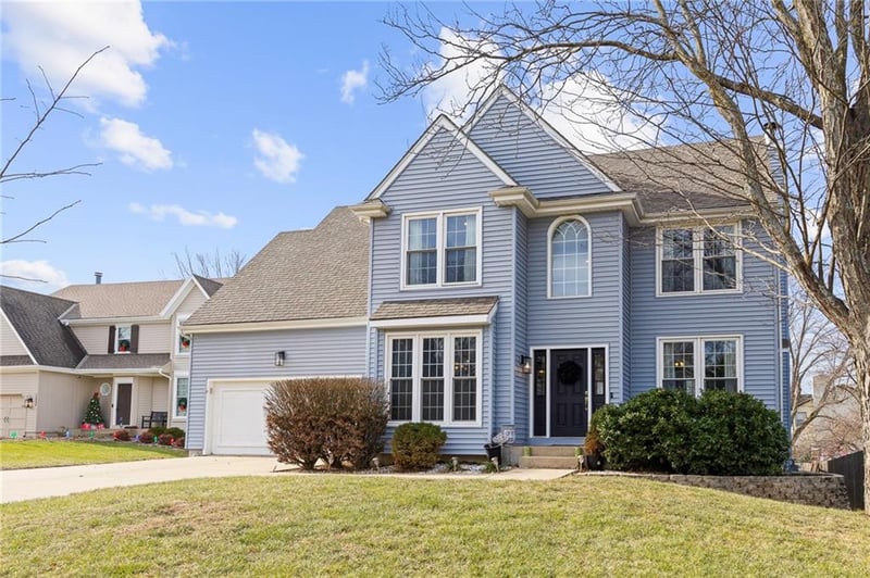 15826 Maple St, Overland Park, KS 66223