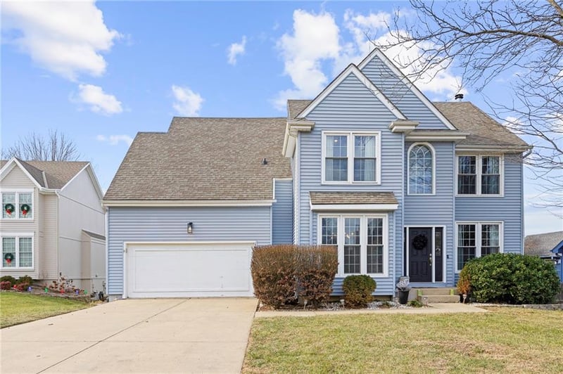 15826 Maple St, Overland Park, KS 66223