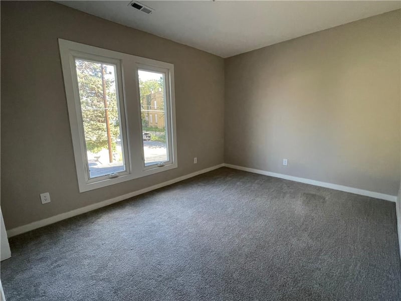 1002 9th St, St Joseph, MO 64501
