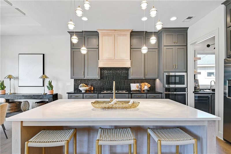 22097 93rd Ter, Lenexa, KS 66220