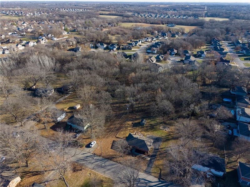 Lexington Rd, Pleasant Hill, MO 64080