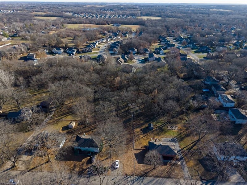 Lexington Rd, Pleasant Hill, MO 64080