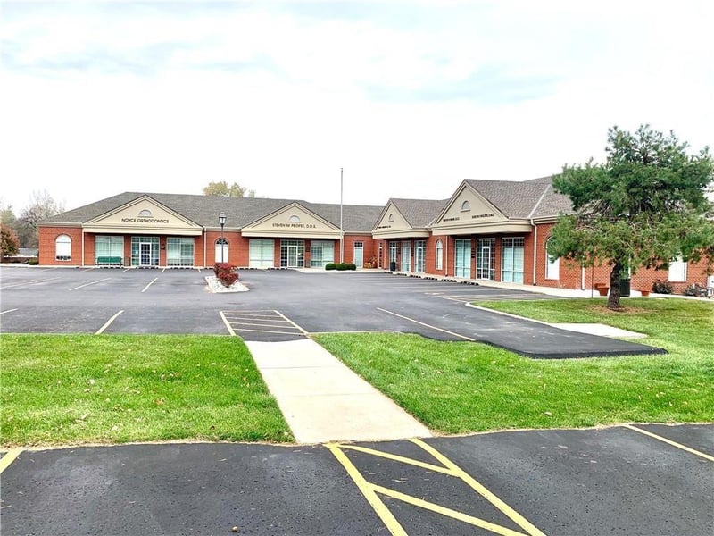 3904 Beck Rd, St Joseph, MO 64506