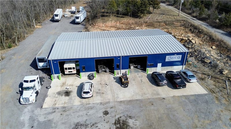 814 Sunny School Cir, Blue Springs, MO 64014