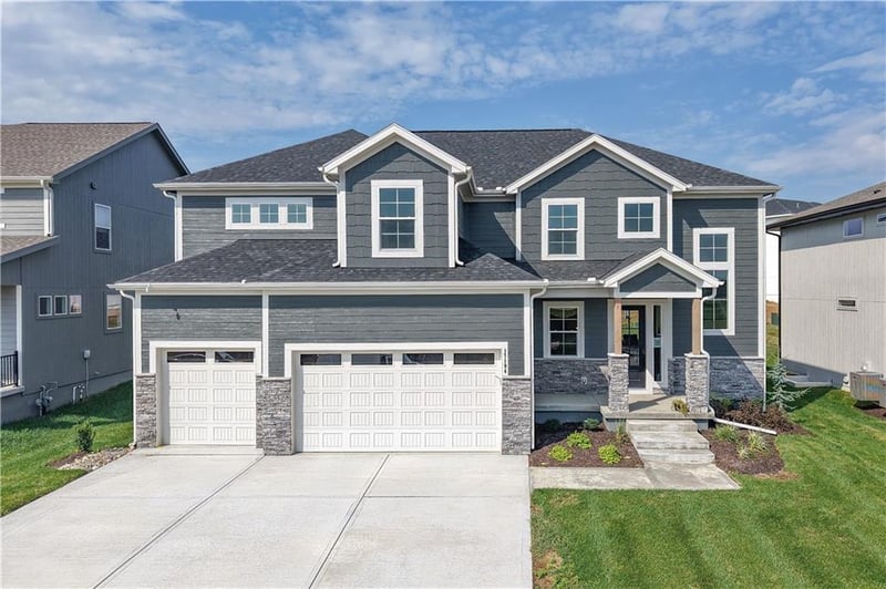 16933 172nd Ter, Olathe, KS 66062