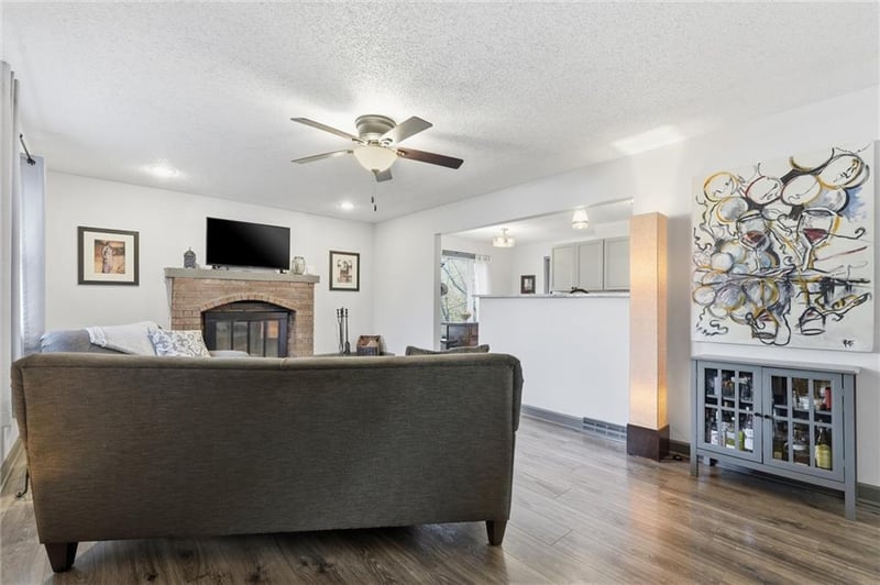 6757 N Garfield Ave, Gladstone, MO 64118