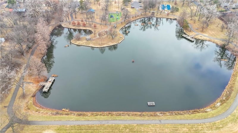 7710 87th St, Overland Park, KS 66212