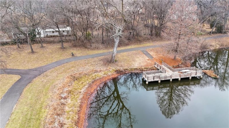 7710 87th St, Overland Park, KS 66212