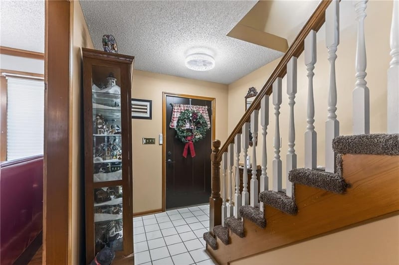 6513 Ryan Rd, Blue Springs, MO 64014