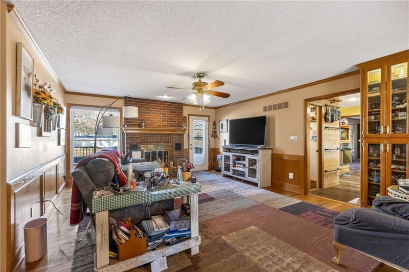 6513 Ryan Rd, Blue Springs, MO 64014