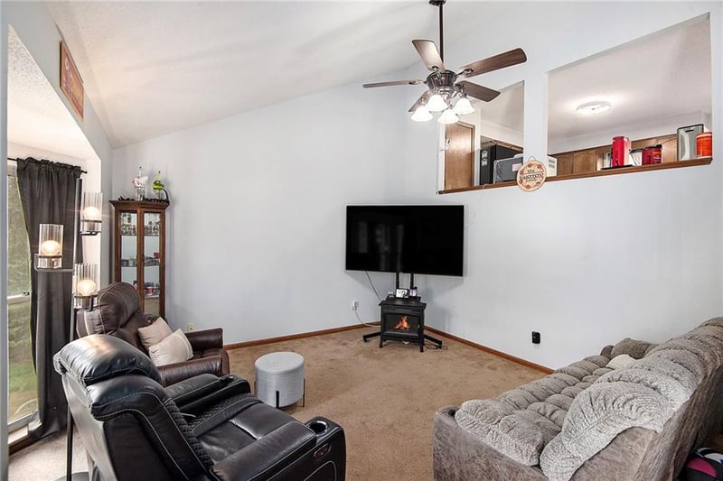 2116 Cambridge St, Leavenworth, KS 66048