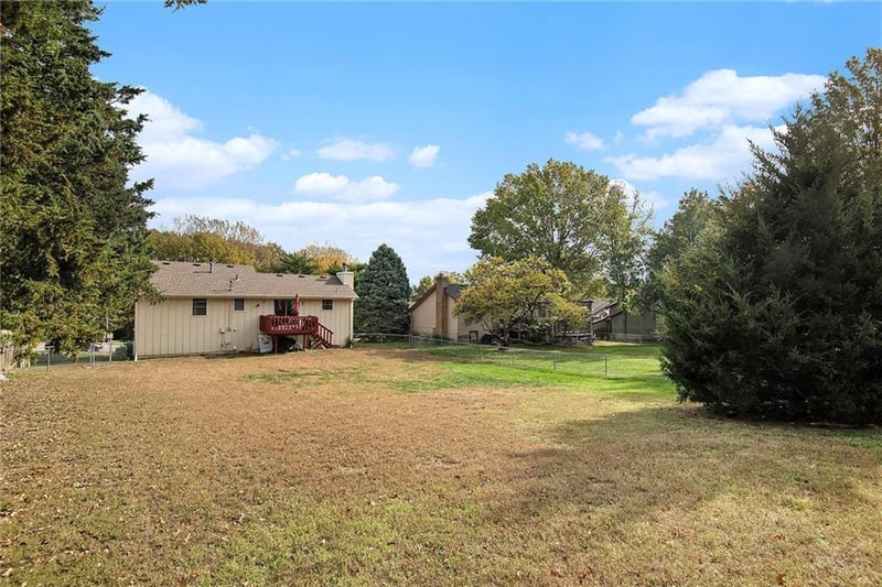 2116 Cambridge St, Leavenworth, KS 66048