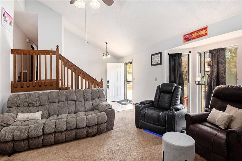 2116 Cambridge St, Leavenworth, KS 66048