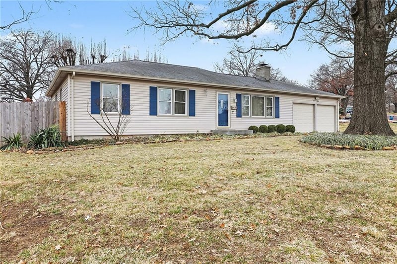 10244 Reeds Dr, Overland Park, KS 66207