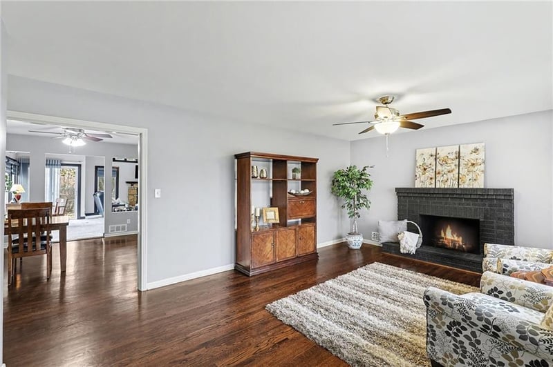 10244 Reeds Dr, Overland Park, KS 66207