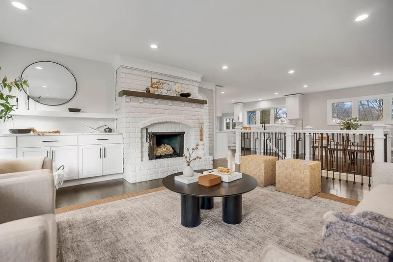 6914 Glenwood St, Overland Park, KS 66204