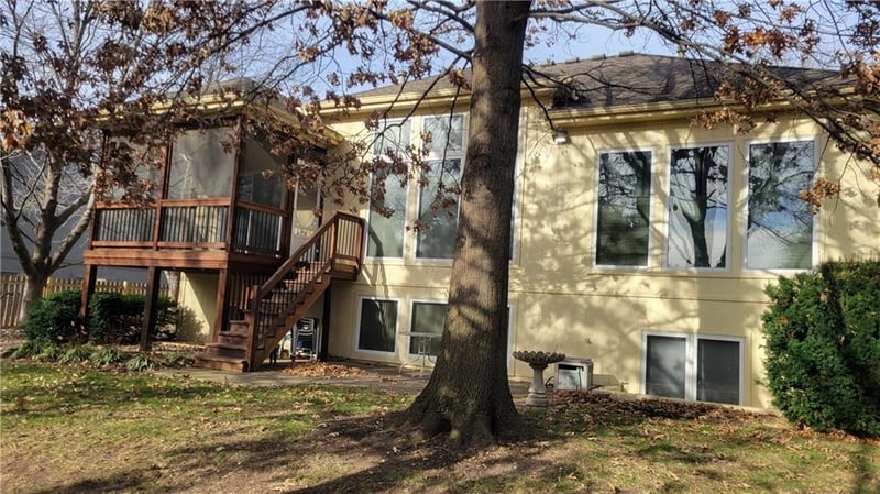 8431 156th Ter, Overland Park, KS 66223