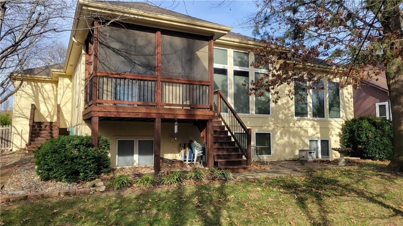 8431 156th Ter, Overland Park, KS 66223