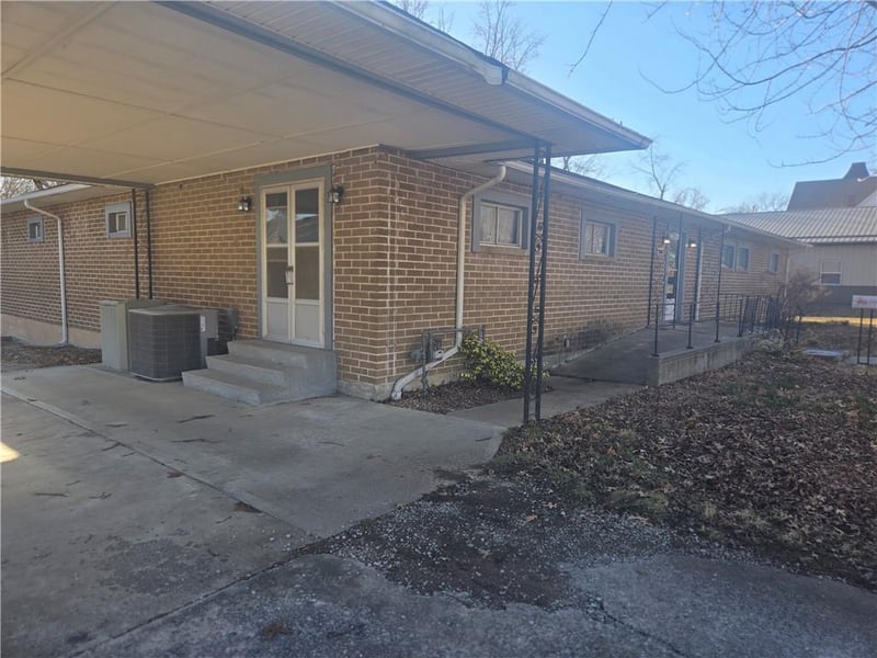 200 Ruby St, Sweet Springs, MO 65351